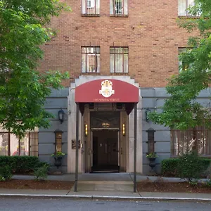 https://the-baroness-hotel.seattlehotelsites.com